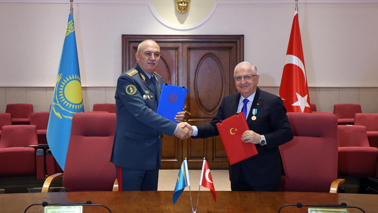 T Rkiye Ile Kazakistan Aras Nda 2024 Y L Askeri Birli I Uygulama   Turkiye Ile Kazakistan Arasinda 2024 Yili Askeri Is Birligi Uygulama Plani Imzalandi QHrcQWJ9 